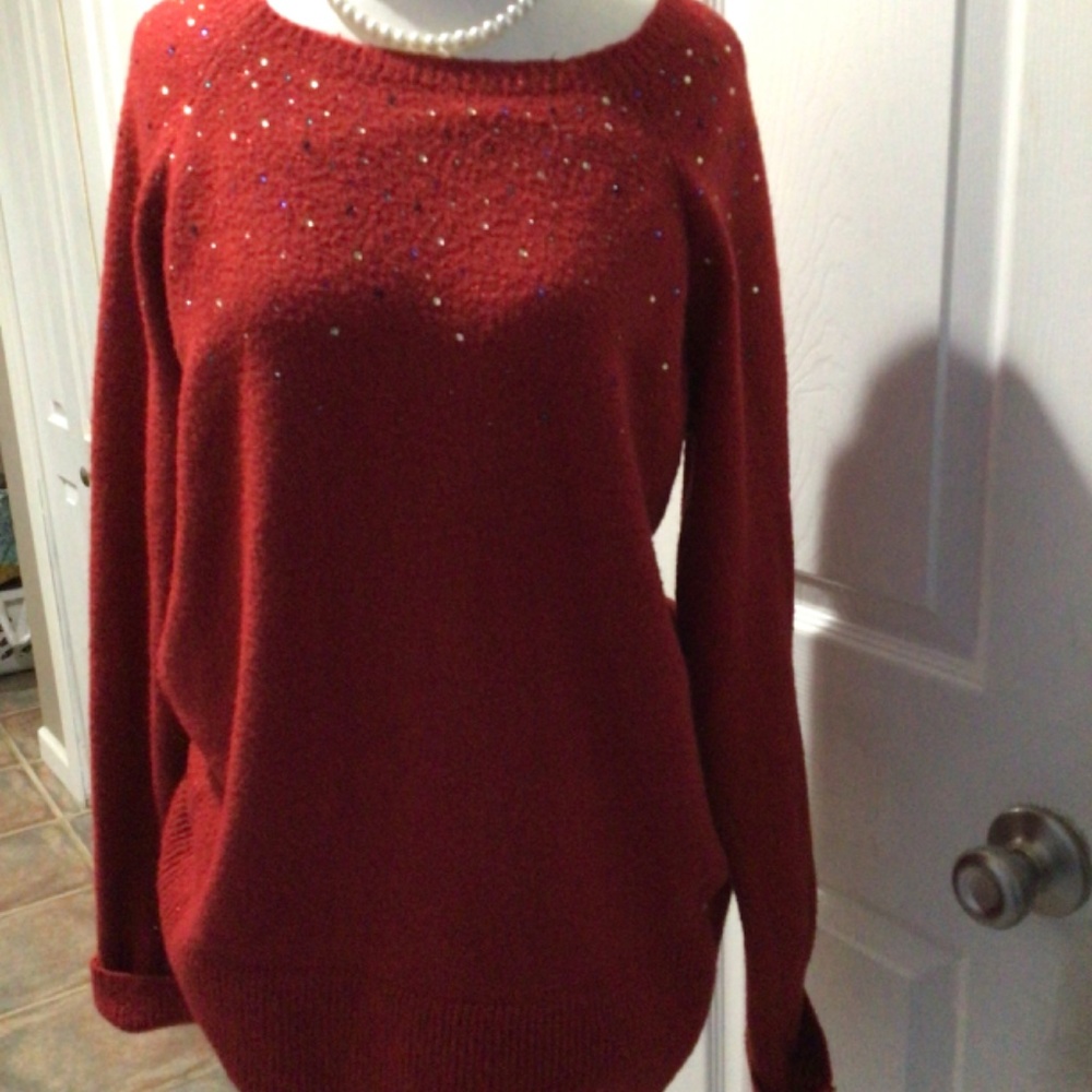 Red sweater - Picture 3 of 6